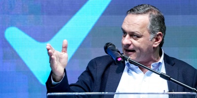 �lvaro Delgado propone crear 30 mil puestos de trabajo para los j�venes