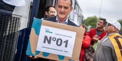 Cabildo Abierto entreg� m�s de 320.000 firmas de la campa�a "Por Una Deuda Justa"