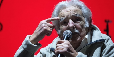 El expresidente Mujica grab� un video en el que acus� al gobierno de mantener "40 meses los salarios y jubilaciones congeladas"