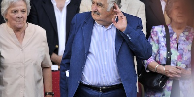 Mujica: �La vieja Kirchner est� al frente del peronismo jodiendo, en lugar de dejar a las nuevas generaciones"