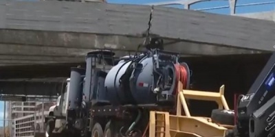 Puente fracturado tras atascamiento del cami�n de Ancap, actualmente se encuentra apuntalado de forma precautoria