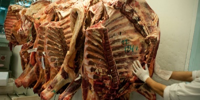 Se agudiza conflicto en la industria frigor�fica; carniceros denuncian falta de asado