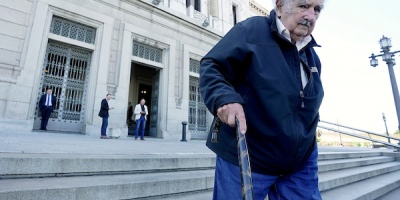 Mujica: �El c�ncer en el es�fago me est� colonizando el h�gado. No lo paro con nada..."