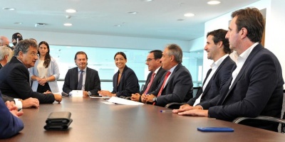 El Gobierno firm� el  contrato con el Consorcio Aguas de Montevideo para la puesta en marcha del proyecto Neptuno