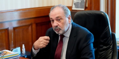 El senador nacionalista Jorge Gandini, cuestion� al FA por no votar ciertos proyectos de ley, "porque en pocos d�as asumir� el Gobierno Nacional"