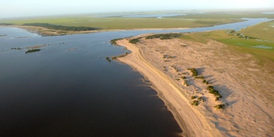 Se realiz� una hist�rica traves�a por las aguas del lago que forman la frontera entre Brasil y Uruguay