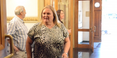 La Intendenta de San Jos� Ana Bentaberri renunci� a su cargo para dedicarse a la campa�a 
