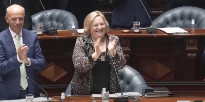 Lapsus: Durante la promesa de la  senadora Bianchi en el Senado Pacha" S�nchez le pregunta: "�Promete usted guardar silencio?"