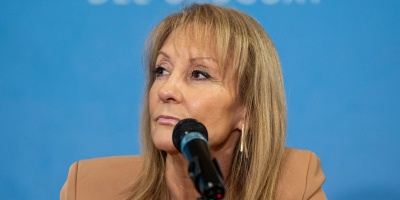 Cosse opin� sobre la posibilidad de desindexar los salarios: �la econom�a no es neutra y si crece, tiene que mejorar la distribuci�n de los uruguayos�