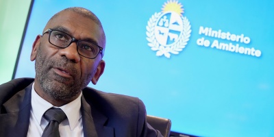 �El grueso del derrame de �cido sulf�rico qued� contenido en el muelle de la Planta de UPM� asegur� el ministro de Ambiente