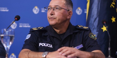 Azambuya dijo que  la Policia "est� preocupada y  abocada a la investigaci�n" sobre las amenazas de bomba