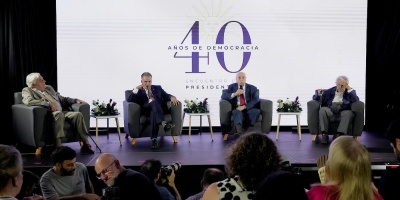  "Hay militares yendo a la c�rcel sin ninguna prueba", dijo una mujer que cruz� a Mujica en actividad por la democracia