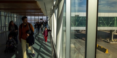 En lo que va de Semana de Turismo ingresaron 140.337 personas al pas y salieron 176.694