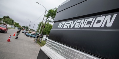 Buscan al responsable de atacar un m�vil policial a tiros en Villa Espa�ola 