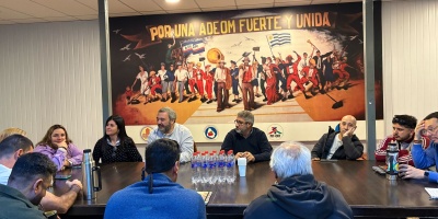 "Nuestro talante va a ser de escucha, di�logo y negociaci�n", dijo Mario Bergara tras reuni�n con Adeom 