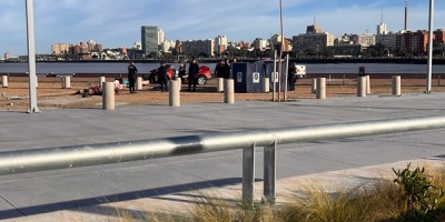 Un hombre de 32 aos muri en la rambla del Parque Rod tras chocar con dos columnas