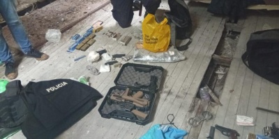 La Polica investiga un grupo de crimen organizado tras la incautacin de armas en una vivienda en Ciudad Vieja