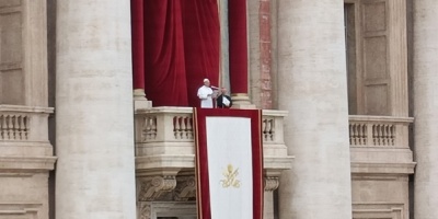 Len XIV pide el "cese inmediato del fuego" en Gaza y Ucrania en su primer Regina Caeli