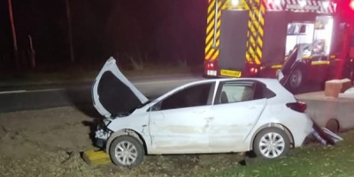 Una mujer de 40 aos falleci tras chocar en su auto contra una moto