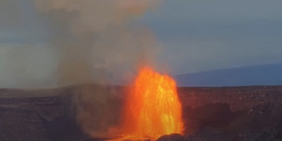 El volcn Kilauea entra en erupcin en Hawi con fuentes de lava de hasta 300 metros de altura