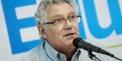 Julin Mazzoni present su libro "Poder educador: disputas por la educacin pblica".