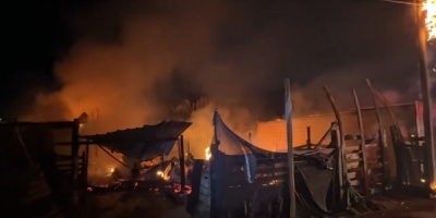 Violento incendio en asentamiento Nueva Esperanza