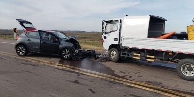 Un hombre muri tras chocar en su vehculo contra un camin 