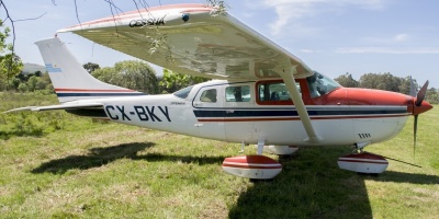 La Polica deUruguay y Brasilbuscan a delincuentes que robaron unaavioneta Cesna del aeroclub deRivera