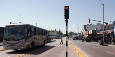 Desv�o en Avenida Garz�n en la noche y cambios en la Terminal Kib�n