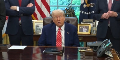 Trump insta a Irán a "sentarse a dialogar antes de que sea demasiado tarde"