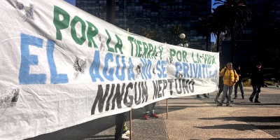 Las agrupaciones en contra del proyecto Neptuno, culminaron con la movilizacin en la Plaza Independencia