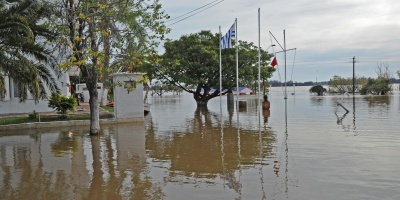 11 familias permanecen desplazadas por la crecida del ro Uruguay rn Bella Unin
