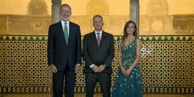 El presidente de la Repblica lleg a Sevilla y fue recibido por el Rey Felipe VI y la reina Letizia