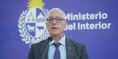 El ministro del Interior Carlos Negro convocó a varias divisiones de la Policía, a la AUF y a los clubes tras incidentes en el clásico