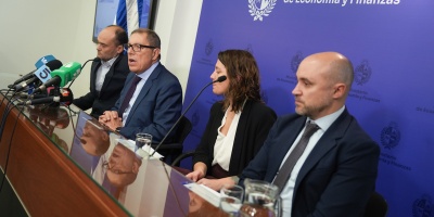 El Ministro de Economa y Finanzas anunci 12 medidas para reducir costos y trmites de empresas en el comercio exterior 