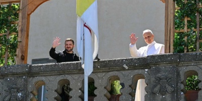 El Papa León XIV recibe a Zelenski y ofrece el Vaticano para las negociaciones con Rusia