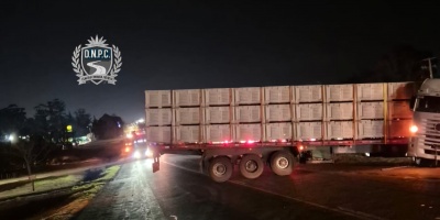 Un camionero fue aplastado por su vehculo mientras intentaba repararlo en Paysand