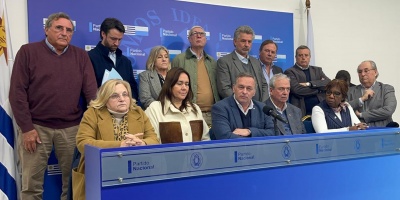 �lvaro Delgado inform� al directorio blanco que renunciar� al Senado