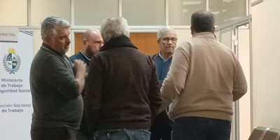 Reunin en MTSS busca desactivar el paro general del transporte