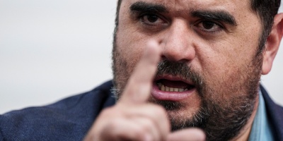 Nicol�s Olivera tras cr�ticas del Frente Amplio por licitaci�n con Fundaci�n A Ganar "se les va la moto"