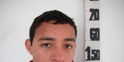 Buscan a dos reclusos fugados de Santiago Vzquez y Punta de Rieles