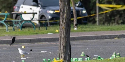 Al menos dos nios muertos tras un tiroteo durante una misa en una escuela catlica en Minneapolis, EEUU