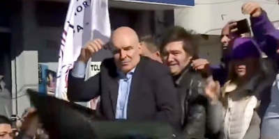 Atacaron contra una caravana de Javier Milei durante acto electoral en Lomas de Zamora y el mandatario debi ser evacuado de emergencia