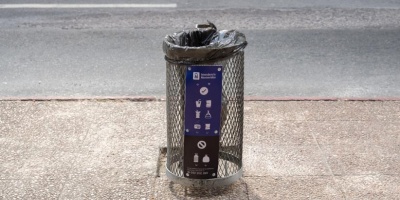la Intendencia de Montevideo comenz con la reinstalacin de papeleras sobre la avenida 18 de Julio