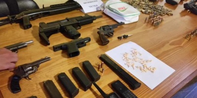 Operativo policial incaut pasta base y varias armas en Montevideo