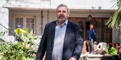 El intendente Bergara anunci medidas restrictivas del tipo financiero que afectar a trabajadores y empresas 