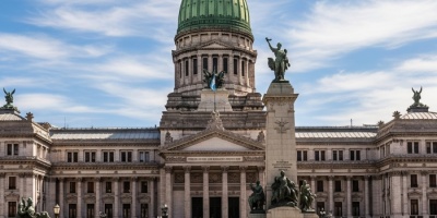 Movilizacin hacia el Congreso argentino en contra de vetos del Gobierno