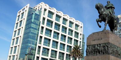 Polmica por performance acerca de la diversidad sexual realizado en Torre Ejecutiva