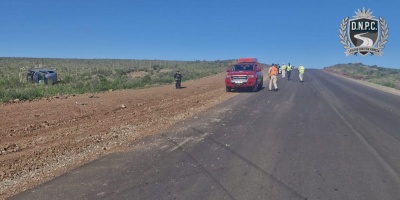 Un conductor falleci tras despistar y volcar el auto que conduca