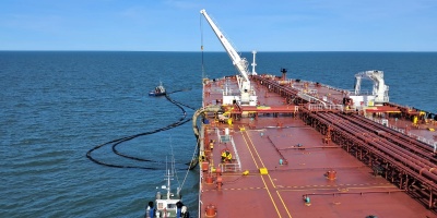 La boya petrolera de ANCAP est reparada y la refinera ya esta andando